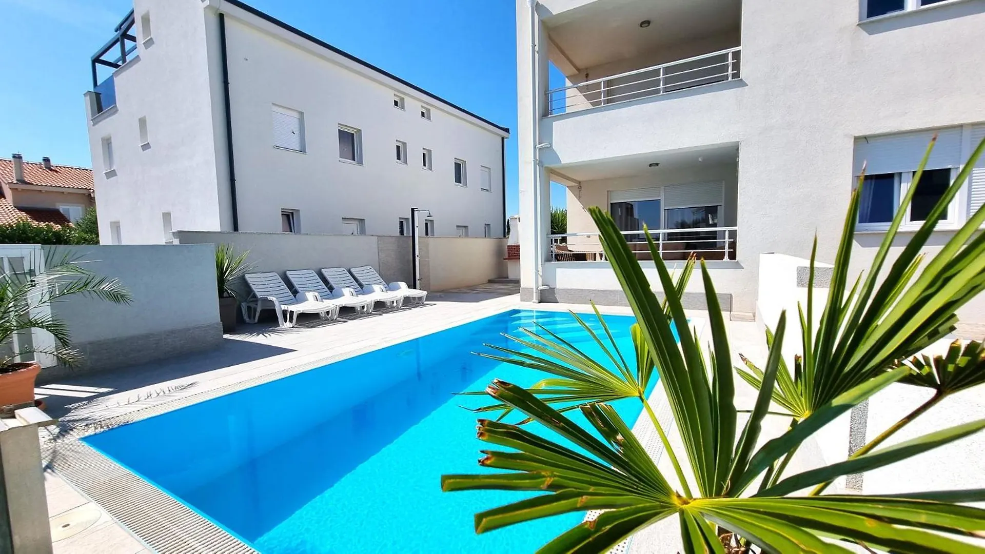 פריבלאקה Erdgeschoss Ferienwohnung Mit Garten Und Pool דירה